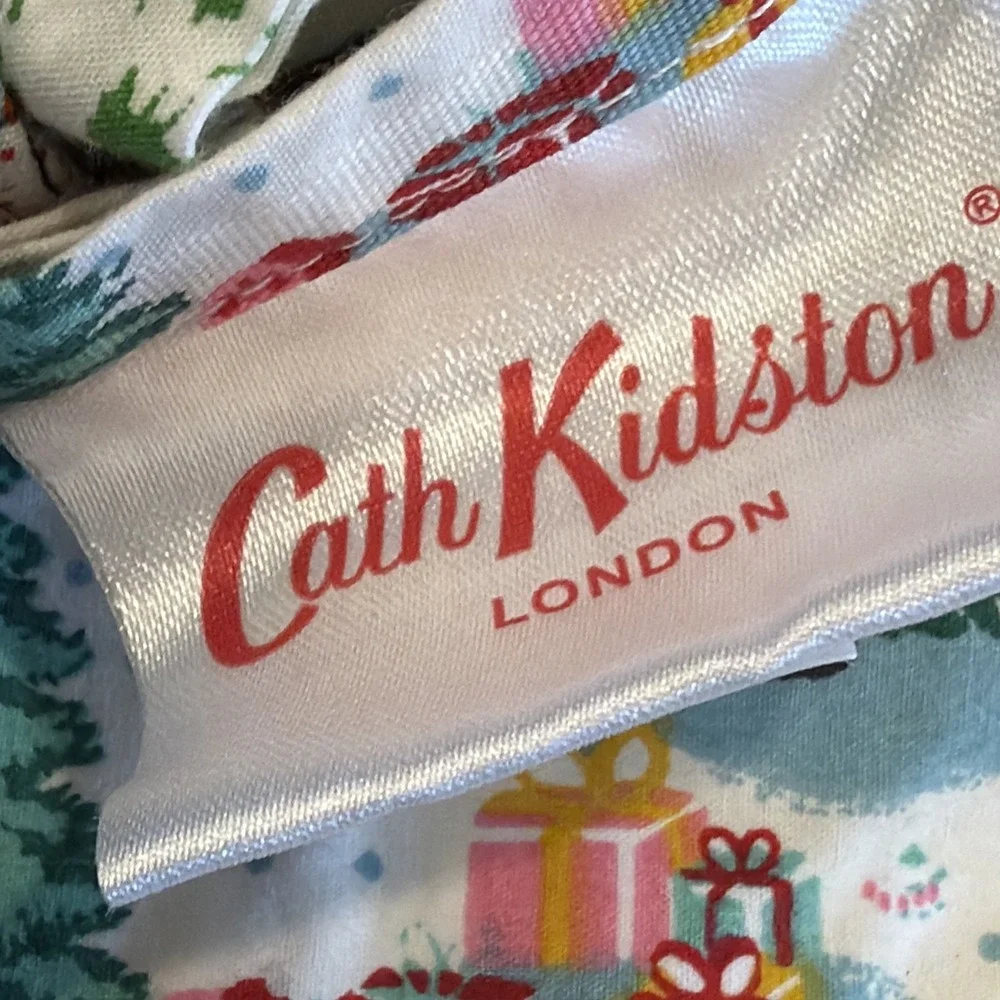 Cath Kidston Shine Bright Christmas Village Queen Flat Sheet 90